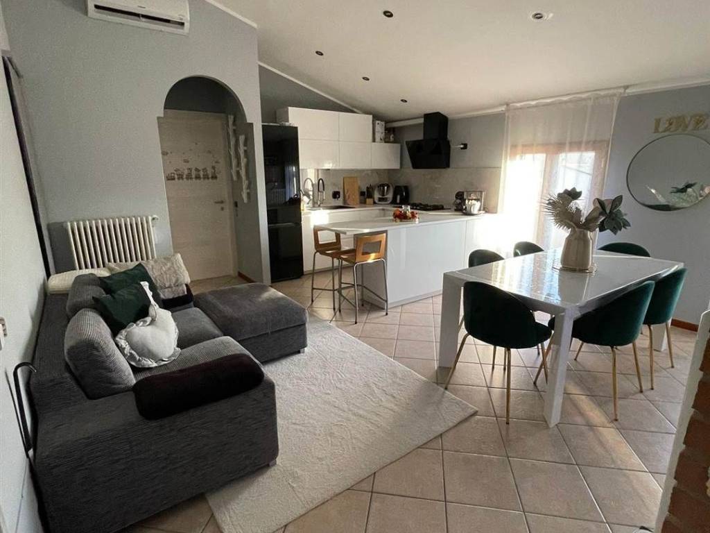 appartamento in vendita a Viadana in zona Cicognara