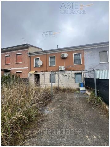 casa indipendente in vendita a Viadana in zona Cavallara