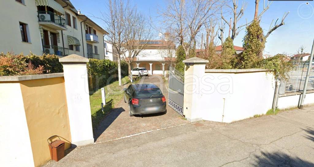 casa indipendente in vendita a Viadana