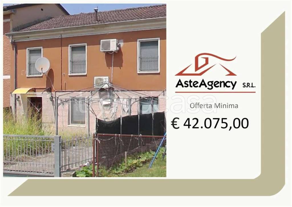 casa indipendente in vendita a Viadana
