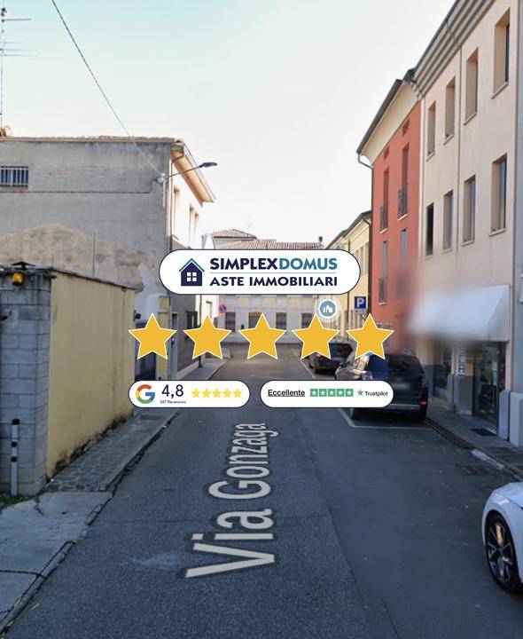 casa indipendente in vendita a Viadana