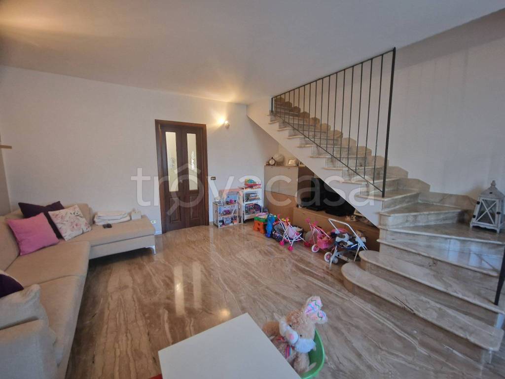 casa indipendente in vendita a Viadana in zona San Matteo
