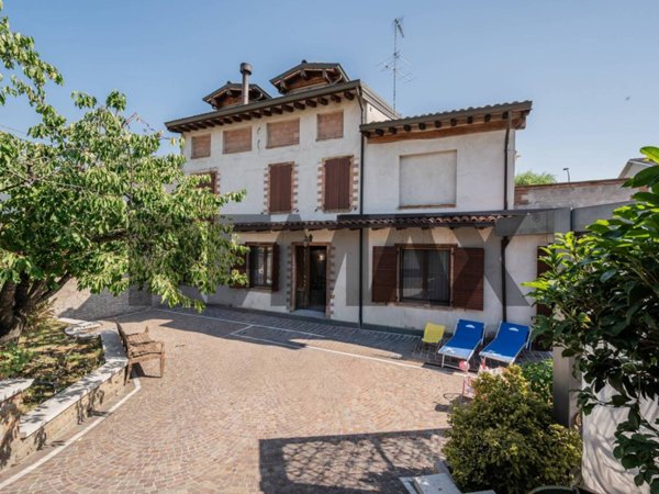 casa indipendente in vendita a Viadana