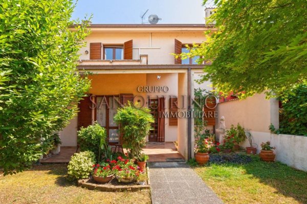 casa indipendente in vendita a Viadana in zona San Matteo