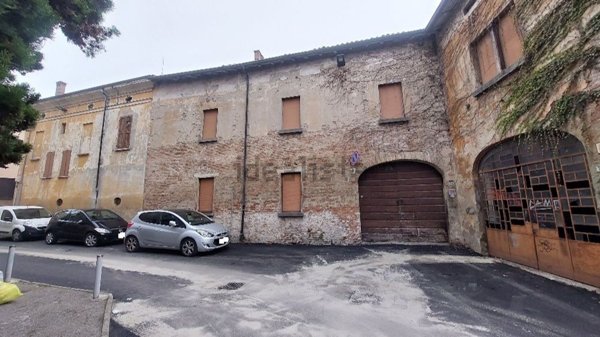 casa indipendente in vendita a Viadana