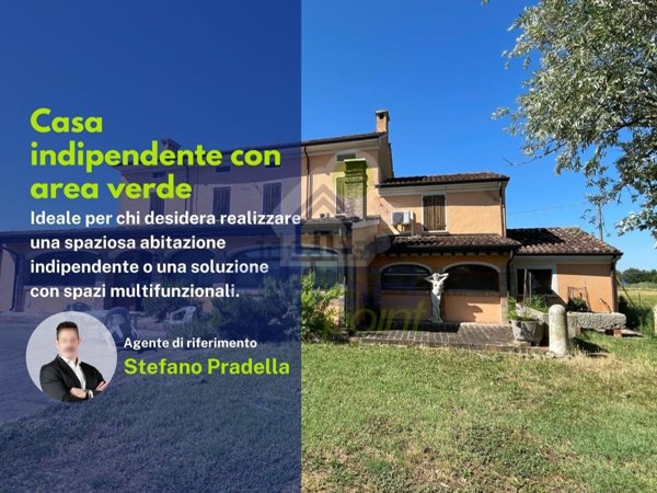casa indipendente in vendita a Viadana in zona Cavallara
