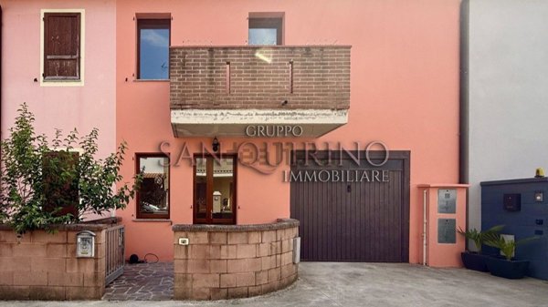 casa indipendente in vendita a Viadana