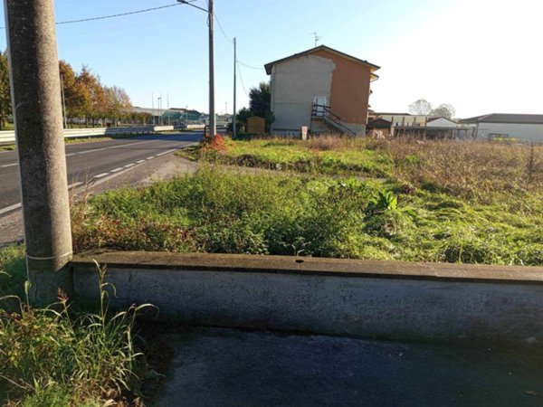 terreno edificabile in vendita a Viadana