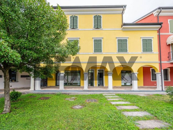casa indipendente in vendita a Viadana