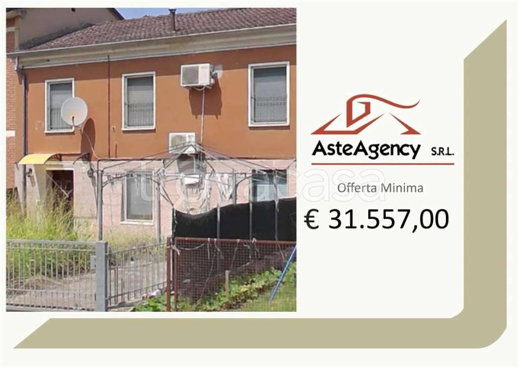 casa indipendente in vendita a Viadana