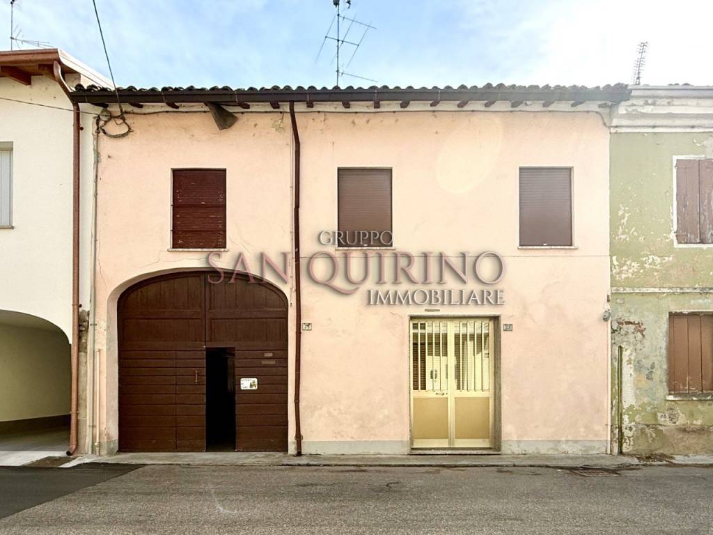casa indipendente in vendita a Viadana in zona Cogozzo