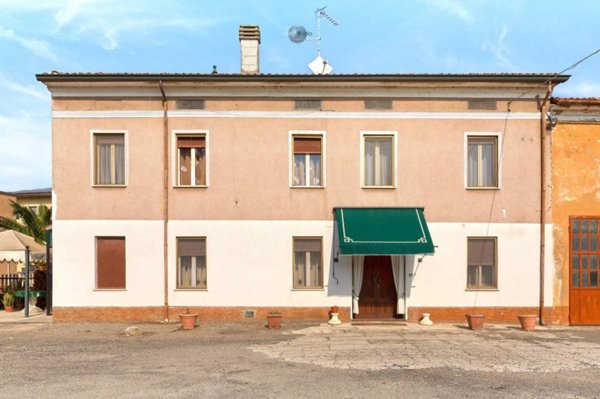 casa indipendente in vendita a Viadana in zona Cogozzo