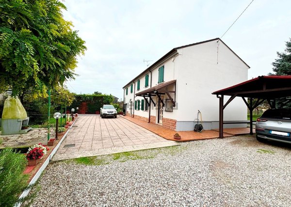 casa indipendente in vendita a Villimpenta