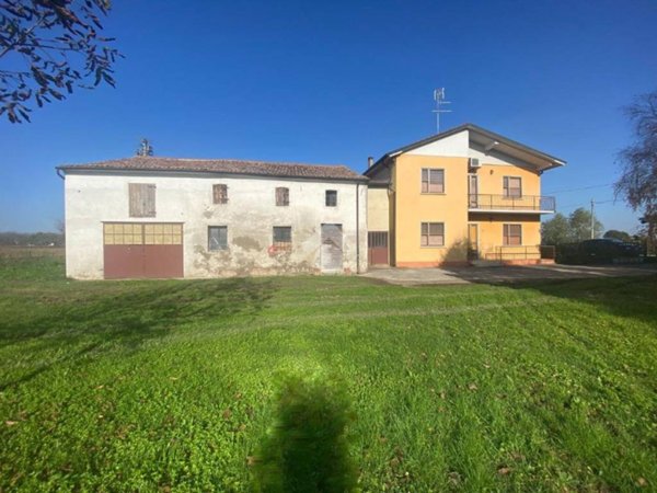 casa indipendente in vendita a Villimpenta