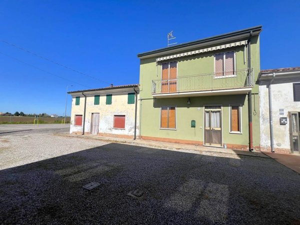 casa indipendente in vendita a Villimpenta