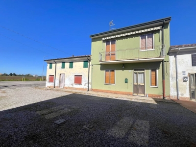 casa indipendente in vendita a Villimpenta