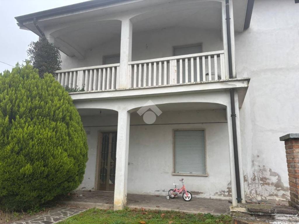 casa indipendente in vendita a Villimpenta