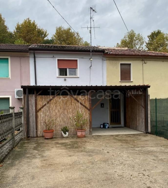 casa indipendente in vendita a Villimpenta