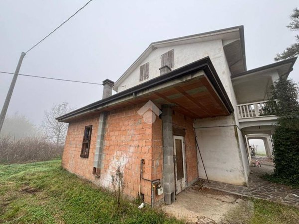 casa indipendente in vendita a Villimpenta