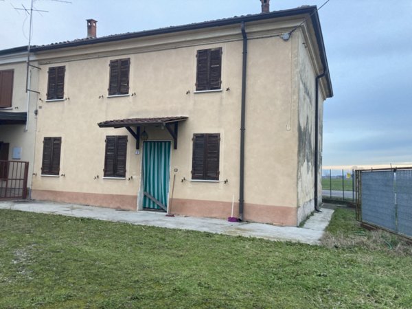 casa indipendente in vendita a Villimpenta