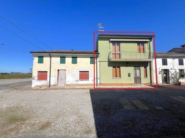 casa indipendente in vendita a Villimpenta