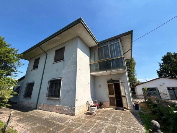 casa indipendente in vendita a Villimpenta