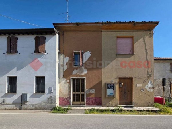 casa indipendente in vendita a Villimpenta
