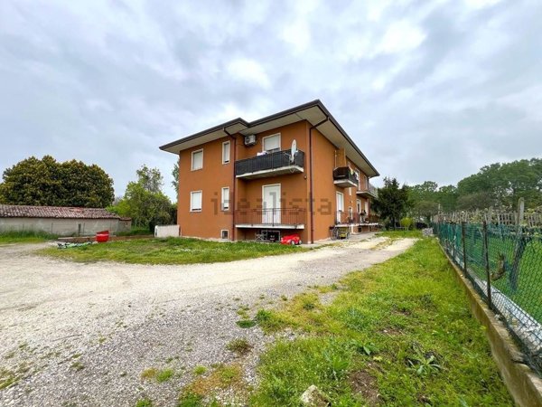 appartamento in vendita a Villimpenta in zona Pradello