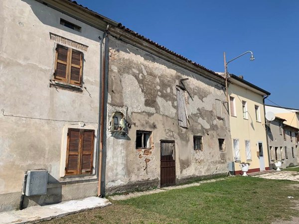 casa indipendente in vendita a Villimpenta in zona Pradello