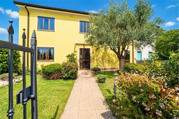 casa indipendente in vendita a Villimpenta