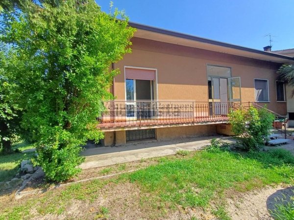 casa indipendente in vendita a Volta Mantovana