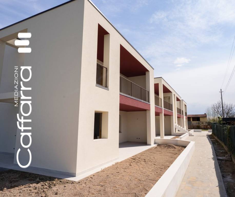 casa indipendente in vendita a Volta Mantovana in zona Cereta