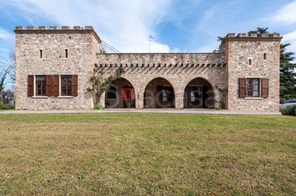 casa indipendente in vendita a Volta Mantovana