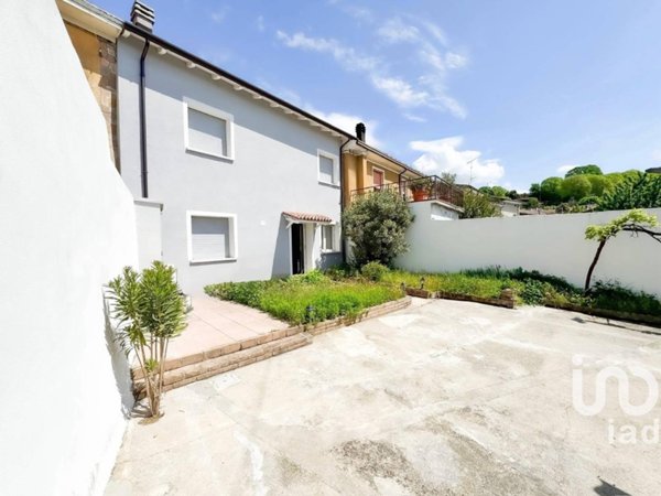 casa indipendente in vendita a Volta Mantovana