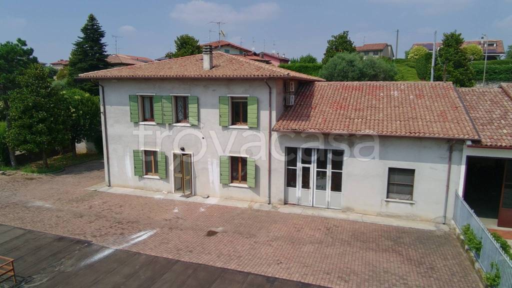 casa indipendente in vendita a Volta Mantovana