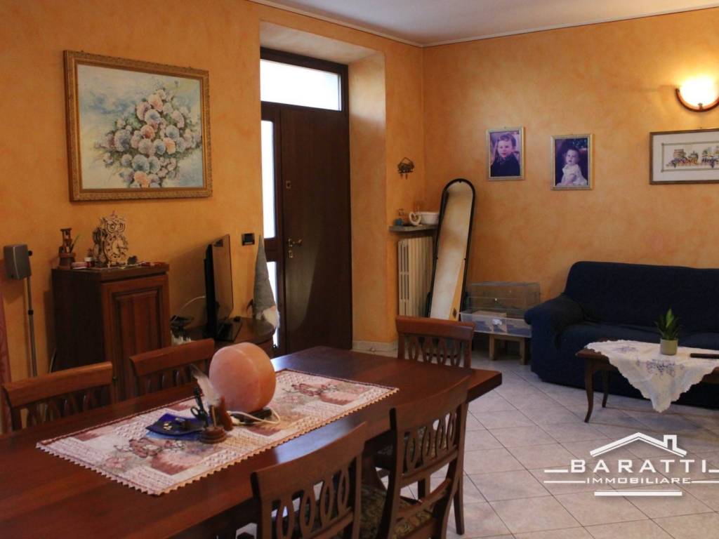 casa indipendente in vendita a Volta Mantovana in zona Cereta