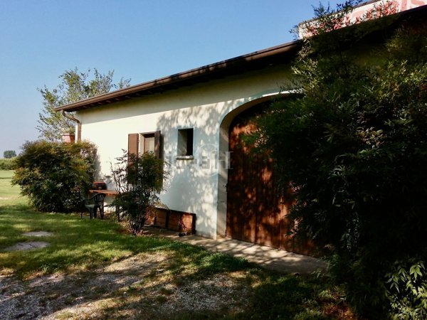 azienda agricola in vendita a Volta Mantovana