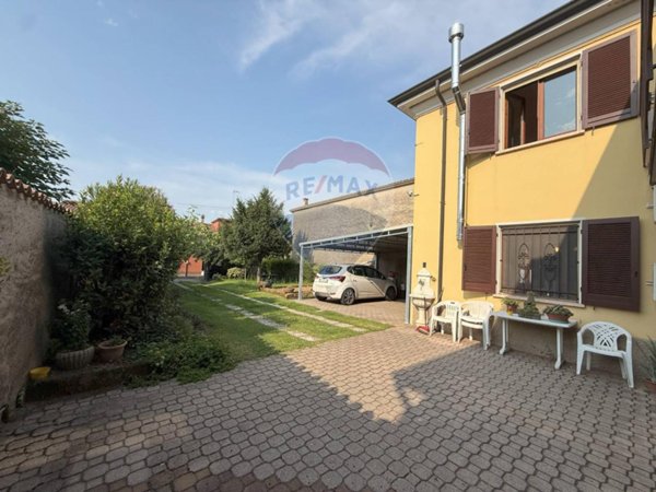 casa indipendente in vendita a Volta Mantovana