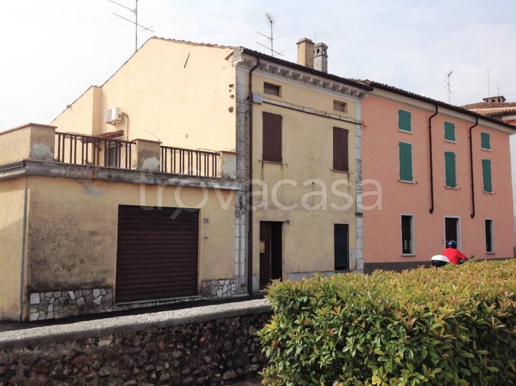 casa indipendente in vendita a Volta Mantovana