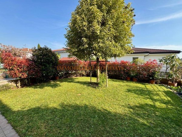 casa indipendente in vendita a Volta Mantovana