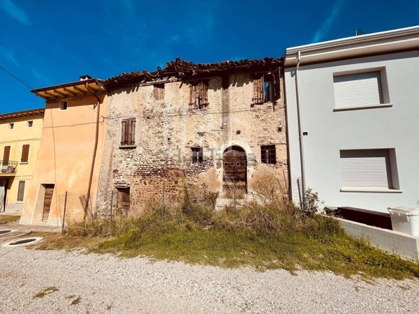 casale in vendita a Volta Mantovana