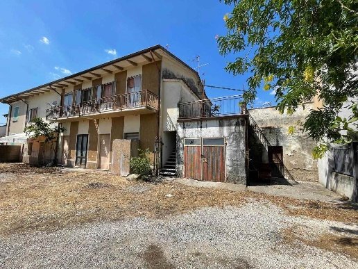 casa indipendente in vendita a Volta Mantovana in zona Foresto