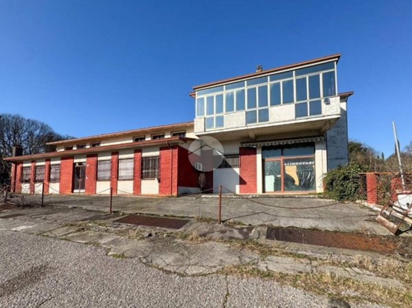 locale commerciale in vendita a Volta Mantovana in zona Contino