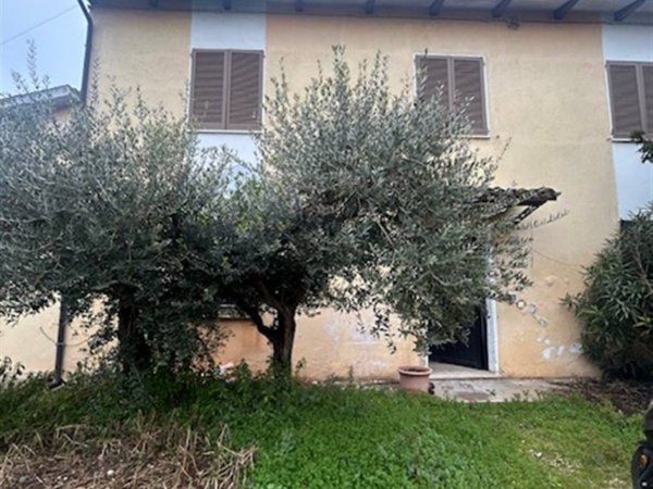 casa indipendente in vendita a Volta Mantovana in zona Foresto