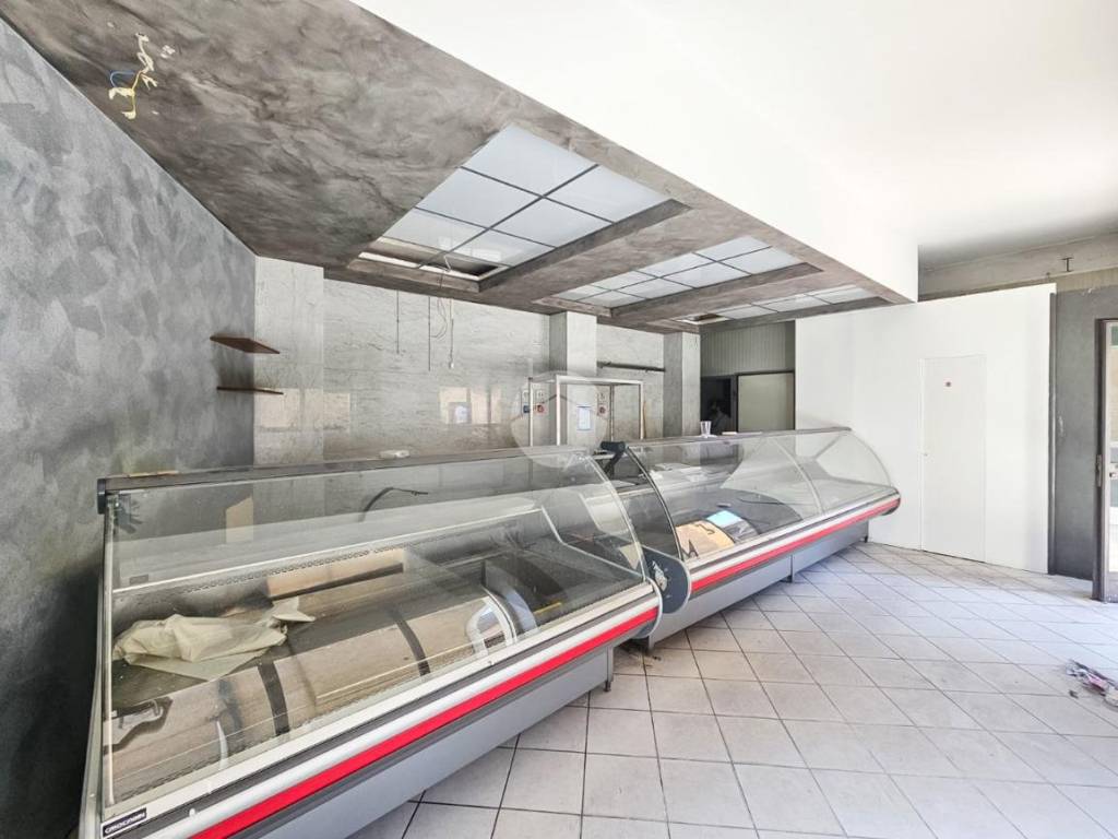 negozio in vendita a Volta Mantovana