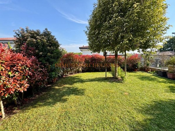 casa indipendente in vendita a Volta Mantovana