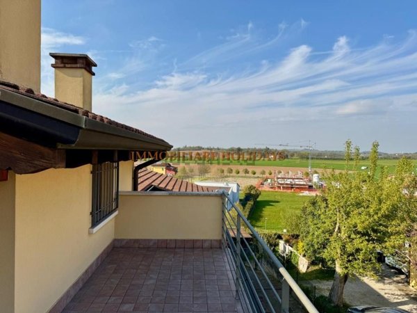 casa indipendente in vendita a Volta Mantovana