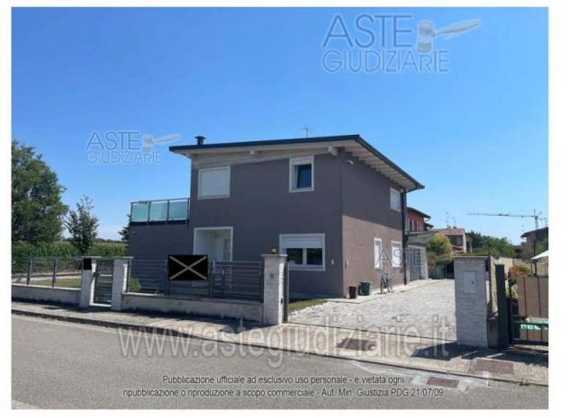 casa indipendente in vendita a Volta Mantovana