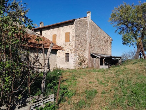 casa indipendente in vendita a Volta Mantovana in zona Cereta
