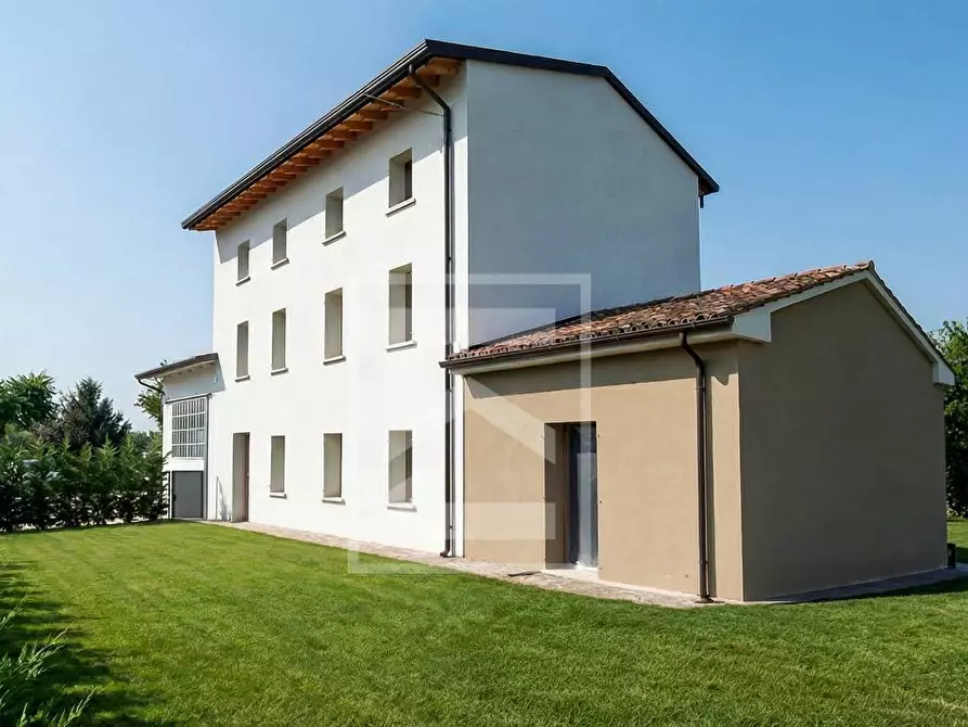 casa indipendente in vendita a Volta Mantovana in zona Montagnoli